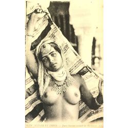 CPA Jeune femme sortant du hammam, seins nus, scenes et types, Lehnert & Landrock, 6578