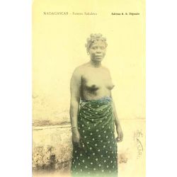 CPA madagascar femme sakalava, coulorié, Nu ethnique, edition A.G.